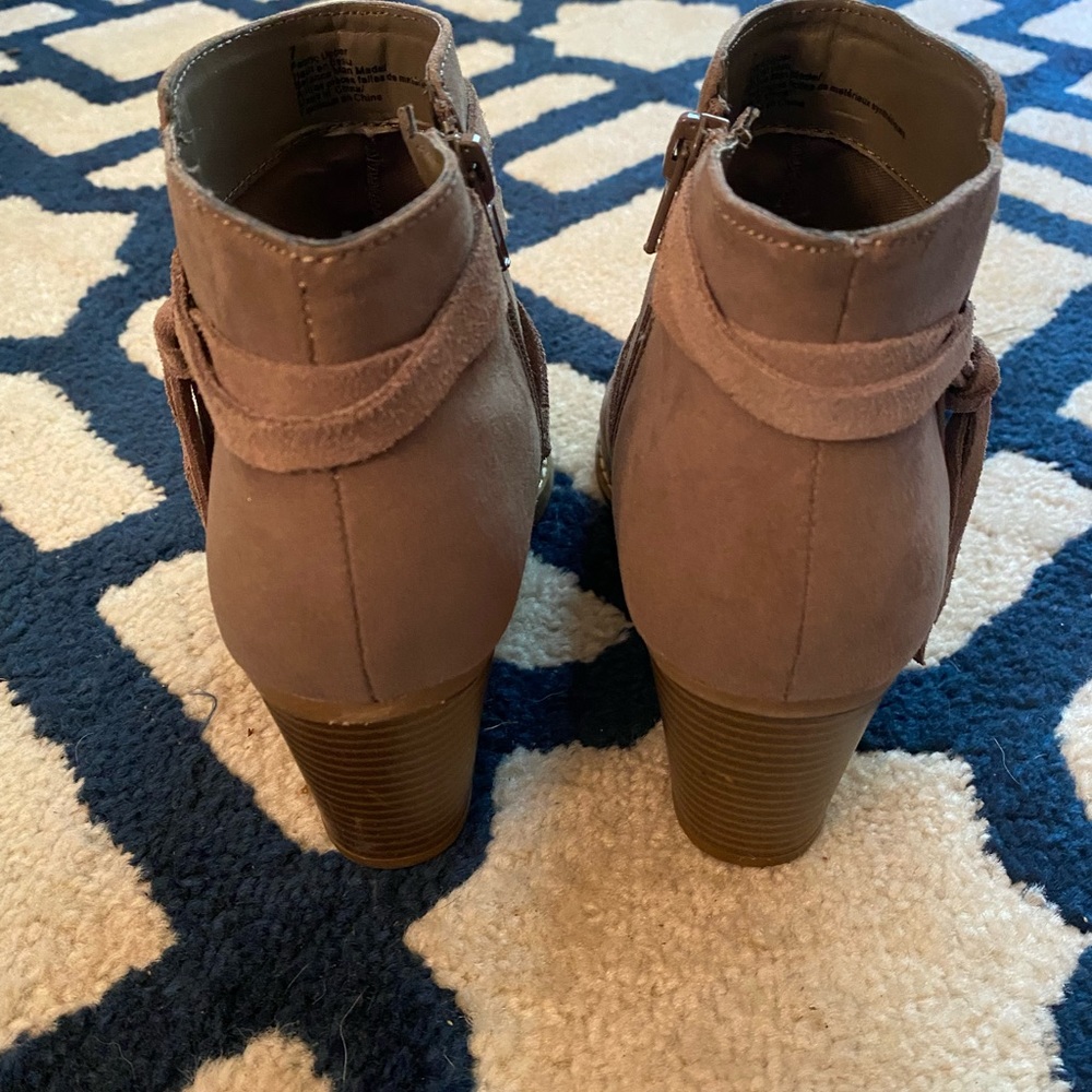 Express Booties - Picture 2 of 8